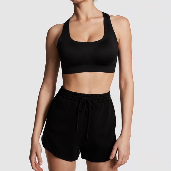 VS Pink Ivy Fleece Curved Hem Shorts in Black-Size M NWT🖤 - Picture 4 of 6